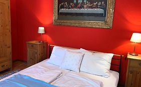 Gemütliches Zimmer im Innenhof